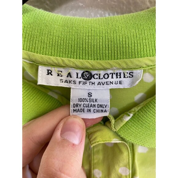 Real Clothes Saks Fifth Avenue Womens Silk Green Polka Dot Polo Shirt Small - Picture 4 of 5